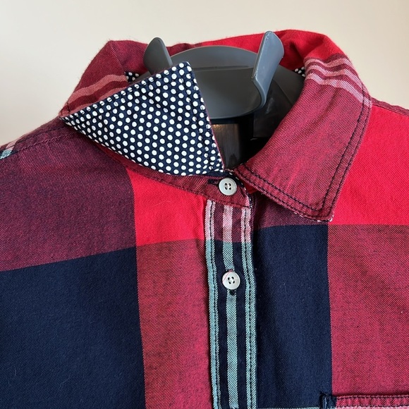 Women’s plaid button up shirt size medium 100% cotton made by stylus in Cambodia - Picture 5 of 9